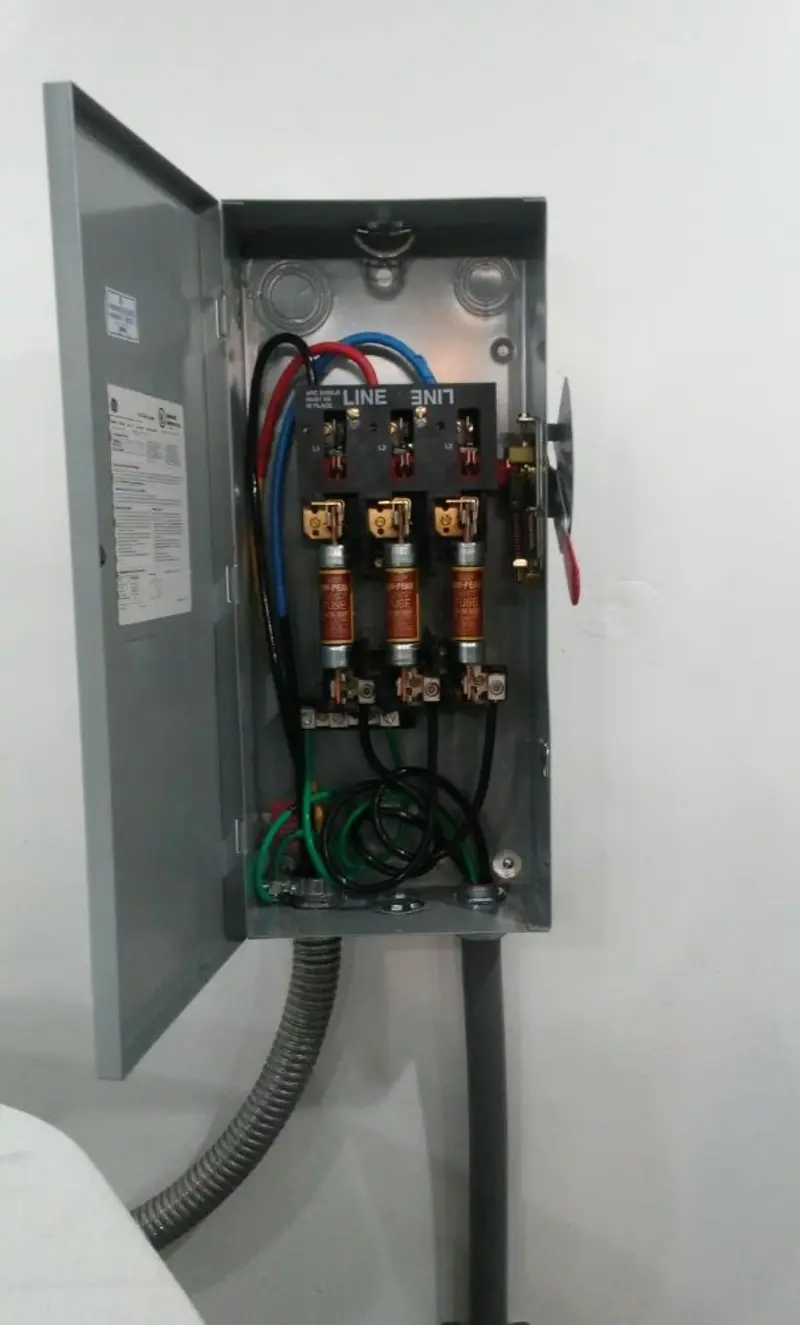 Three-phase disconnect switch installed for Electrical Wiring & Rewiring in Fort Irwin